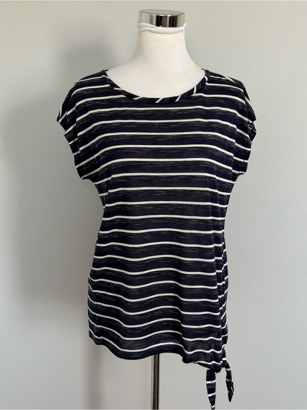 Jane and Delancey Tie Side Blue & White T-Shirt Medium
